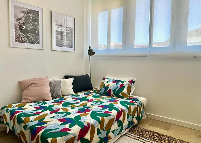 Pambnb - Cozy Refurbished City Center Apartment